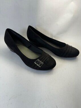 Seychelles by Anthropologie Shoes women's 10 Black Suede Wedge W/ Buckle Detail